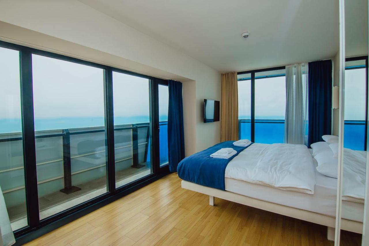 Premium Aparthotel With Sea View Batumi Exteriör bild