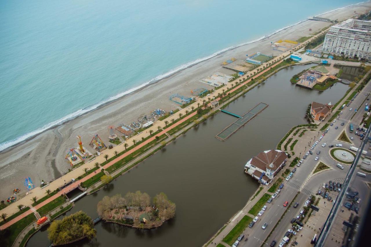 Premium Aparthotel With Sea View Batumi Exteriör bild