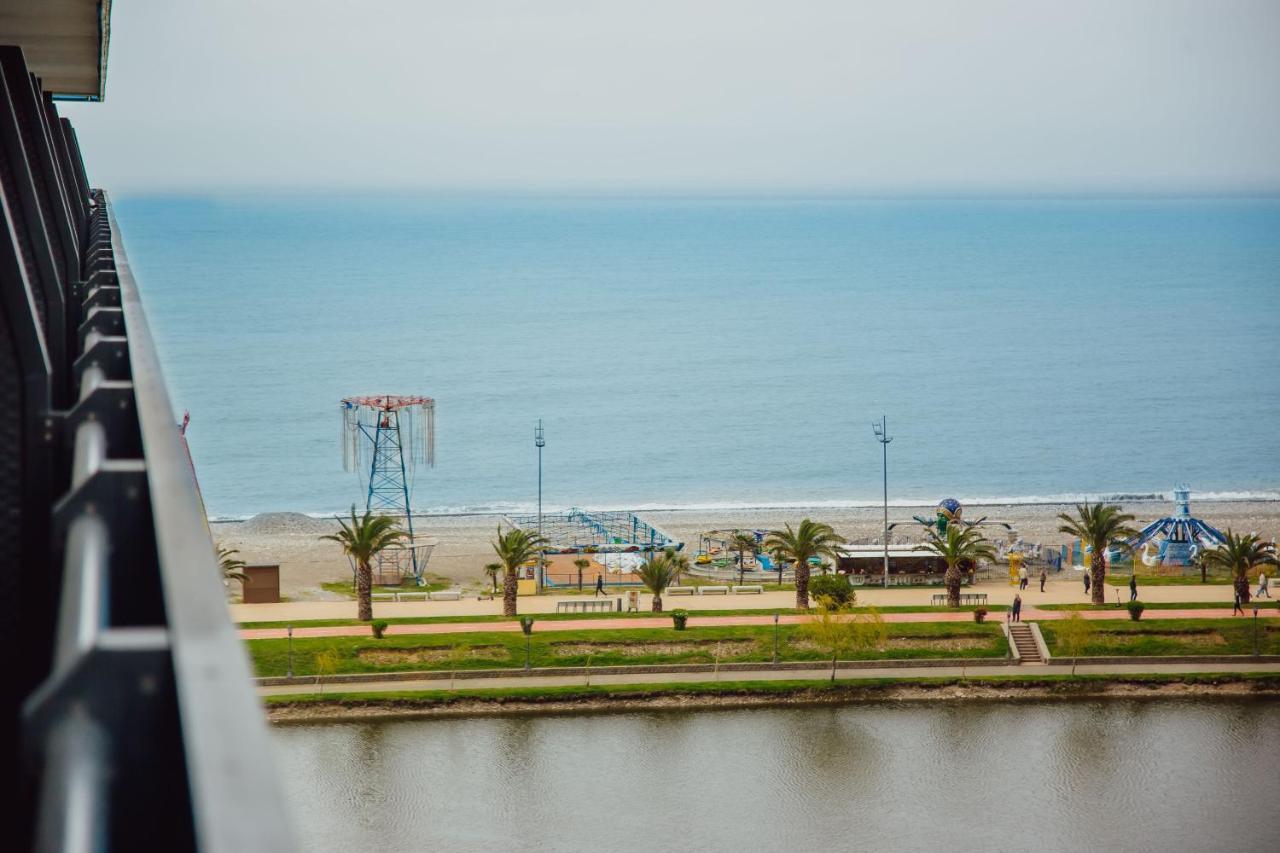 Premium Aparthotel With Sea View Batumi Exteriör bild