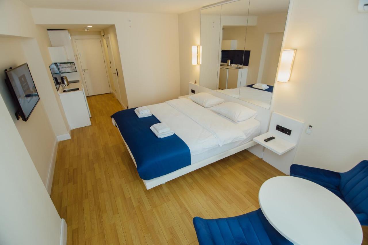 Premium Aparthotel With Sea View Batumi Exteriör bild