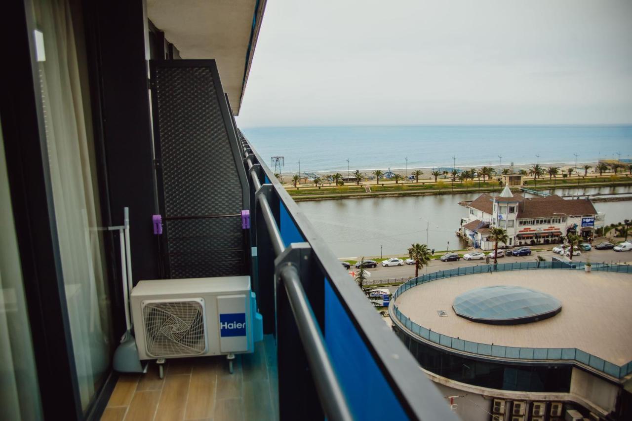 Premium Aparthotel With Sea View Batumi Exteriör bild