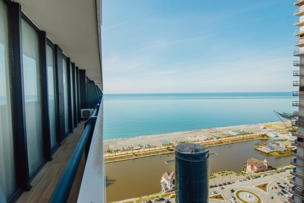 Premium Aparthotel With Sea View Batumi Exteriör bild