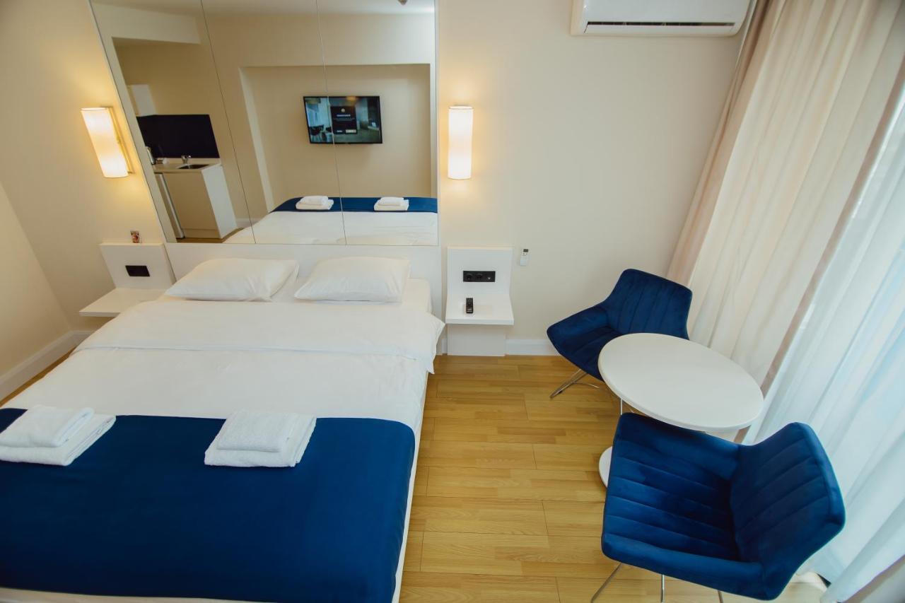 Premium Aparthotel With Sea View Batumi Exteriör bild