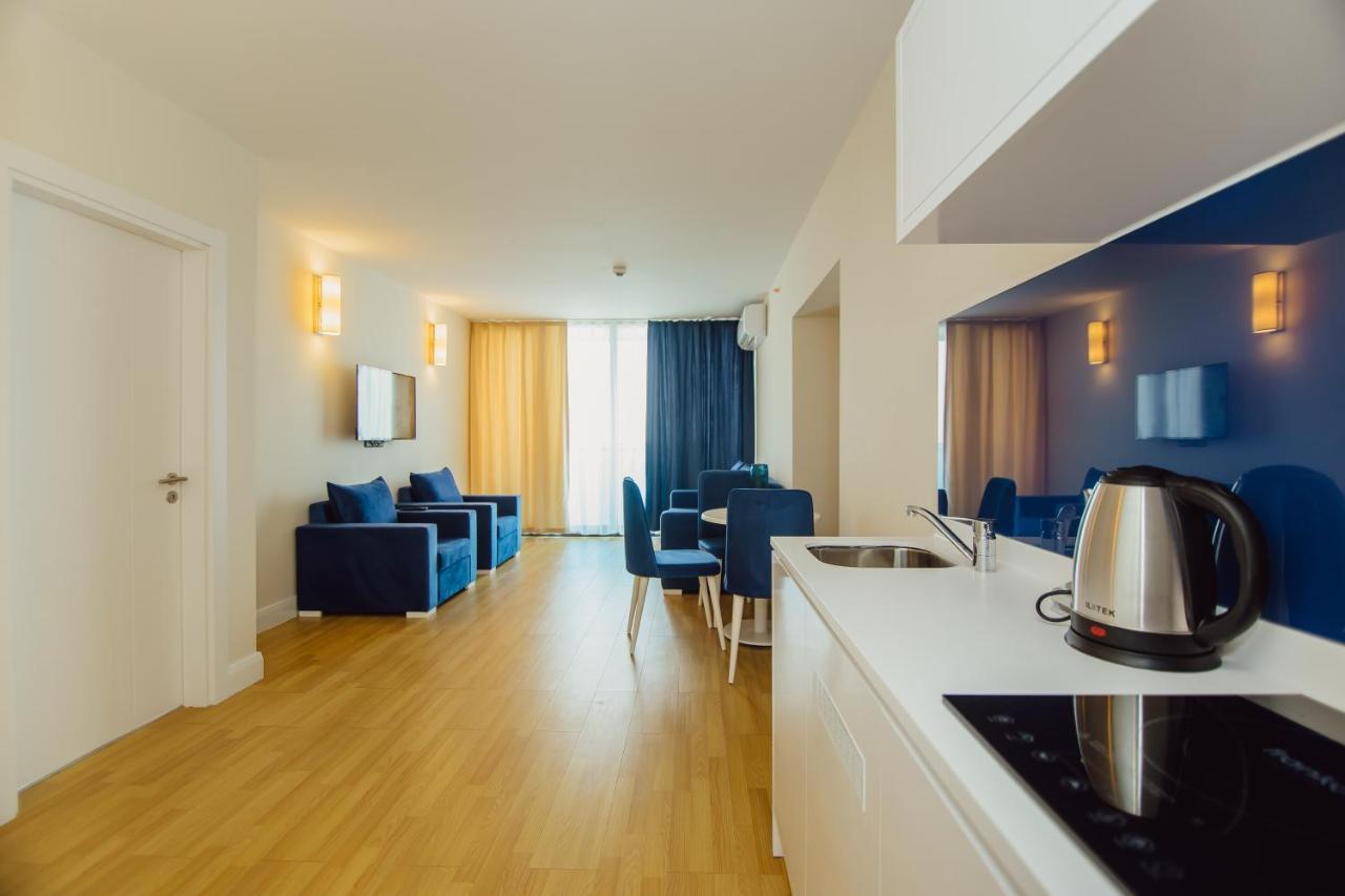 Premium Aparthotel With Sea View Batumi Exteriör bild