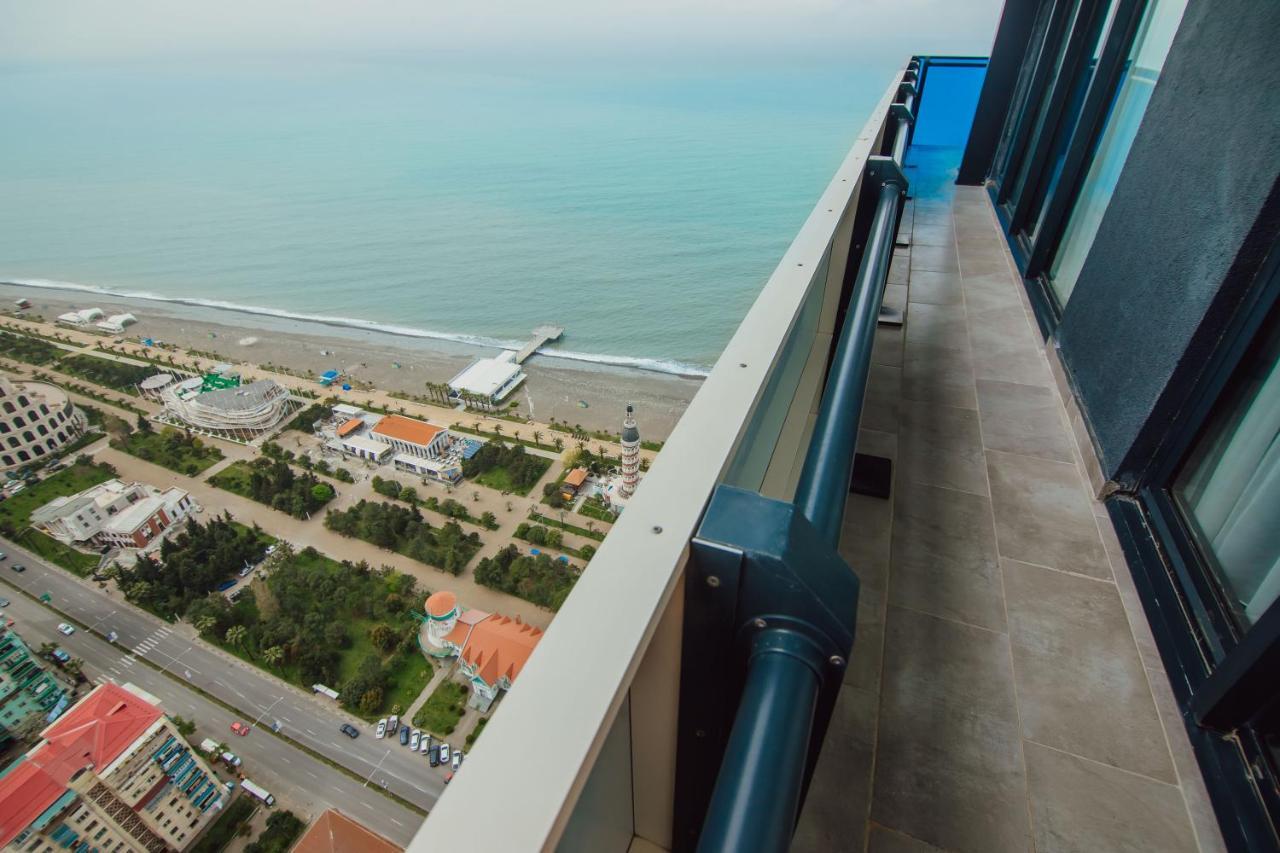 Premium Aparthotel With Sea View Batumi Exteriör bild