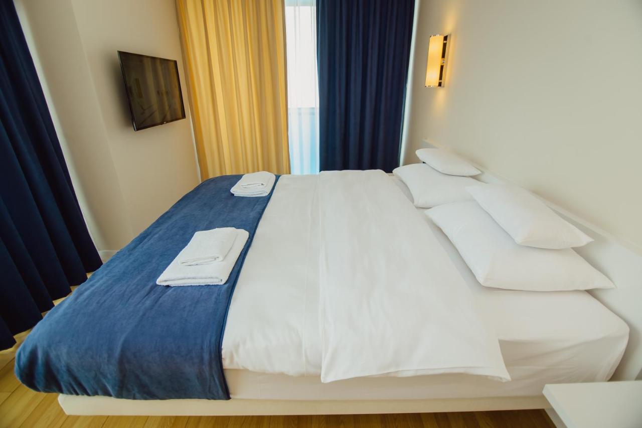 Premium Aparthotel With Sea View Batumi Exteriör bild