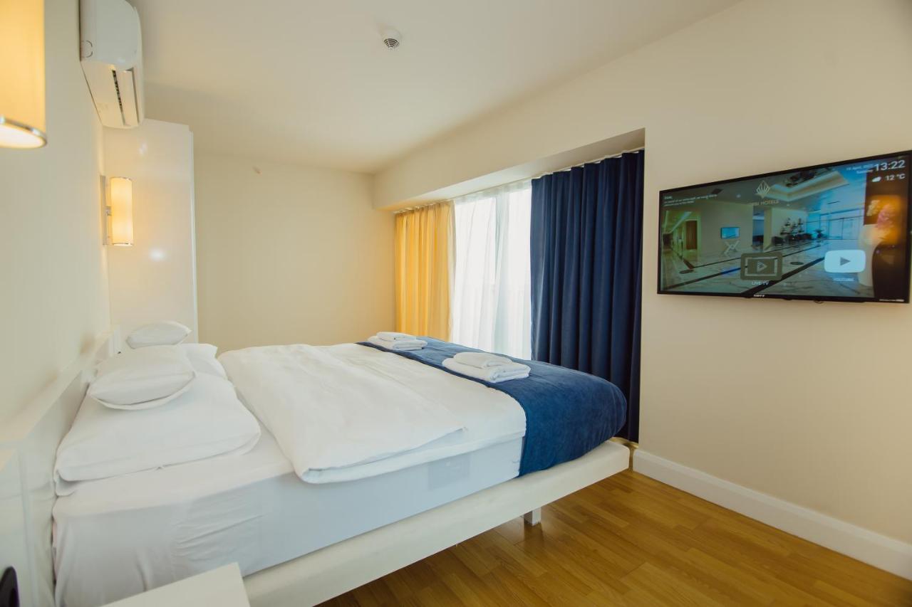 Premium Aparthotel With Sea View Batumi Exteriör bild