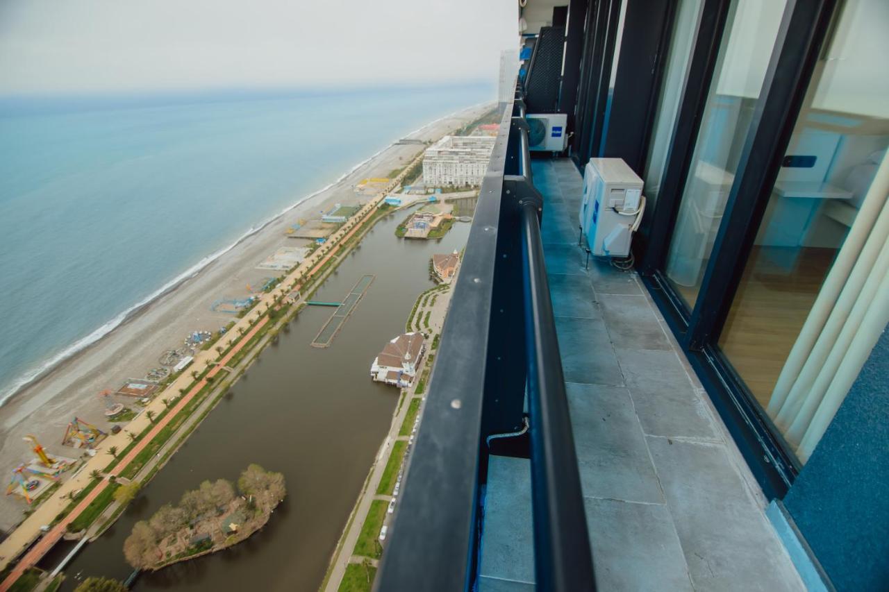 Premium Aparthotel With Sea View Batumi Exteriör bild