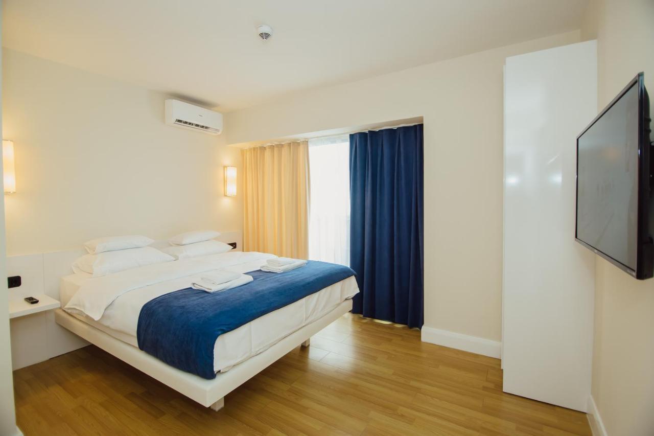Premium Aparthotel With Sea View Batumi Exteriör bild