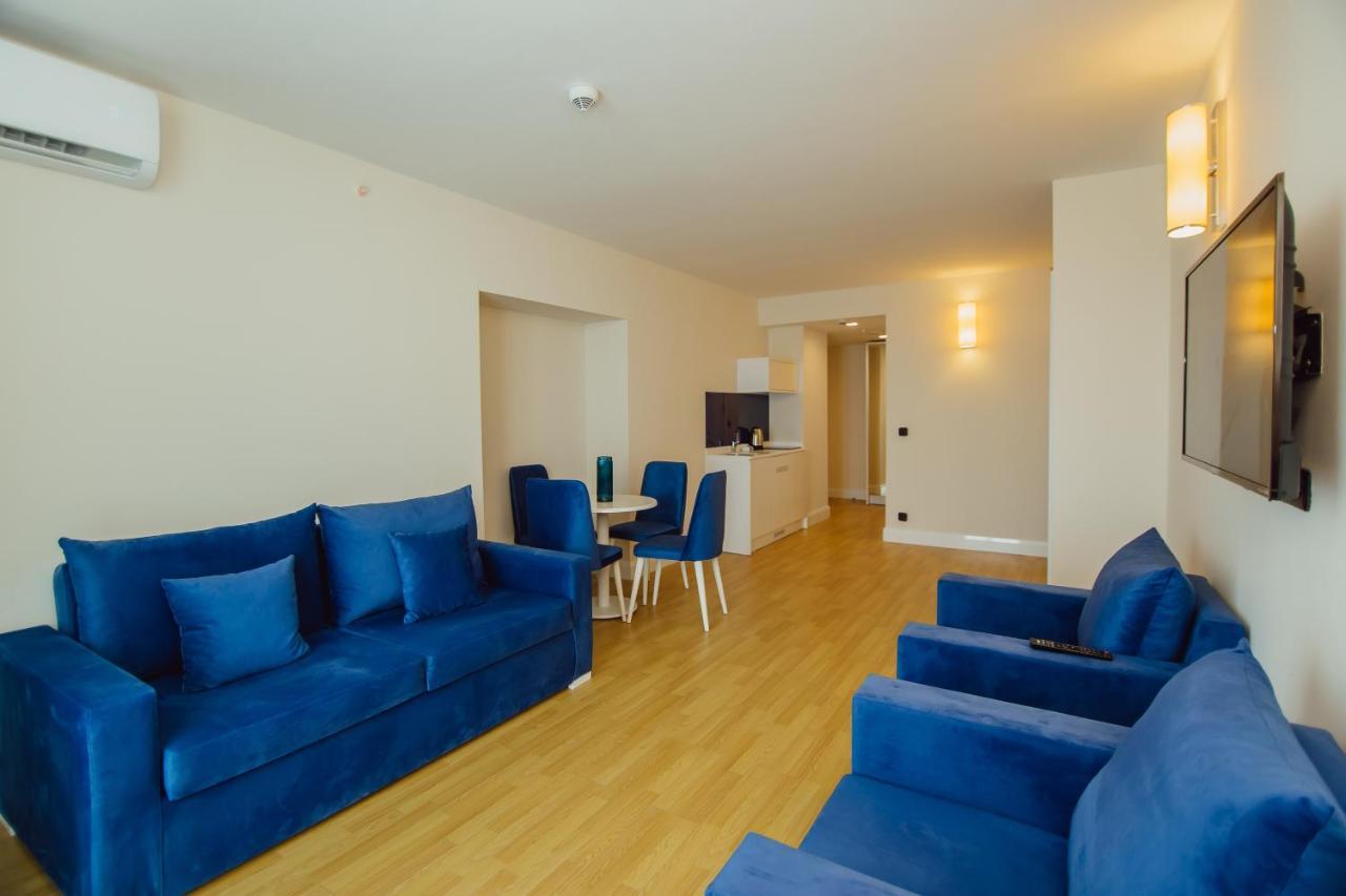 Premium Aparthotel With Sea View Batumi Exteriör bild