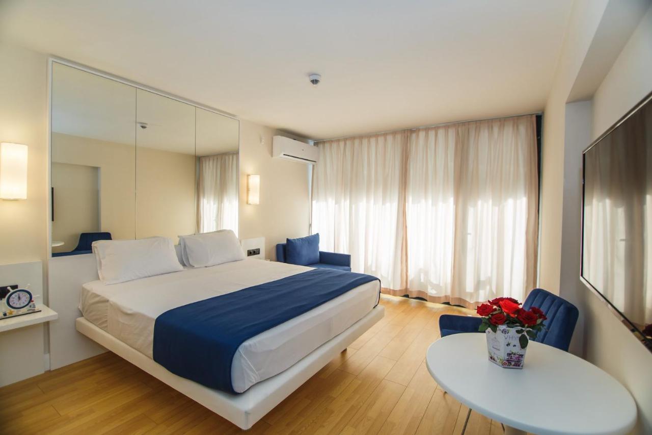 Premium Aparthotel With Sea View Batumi Exteriör bild