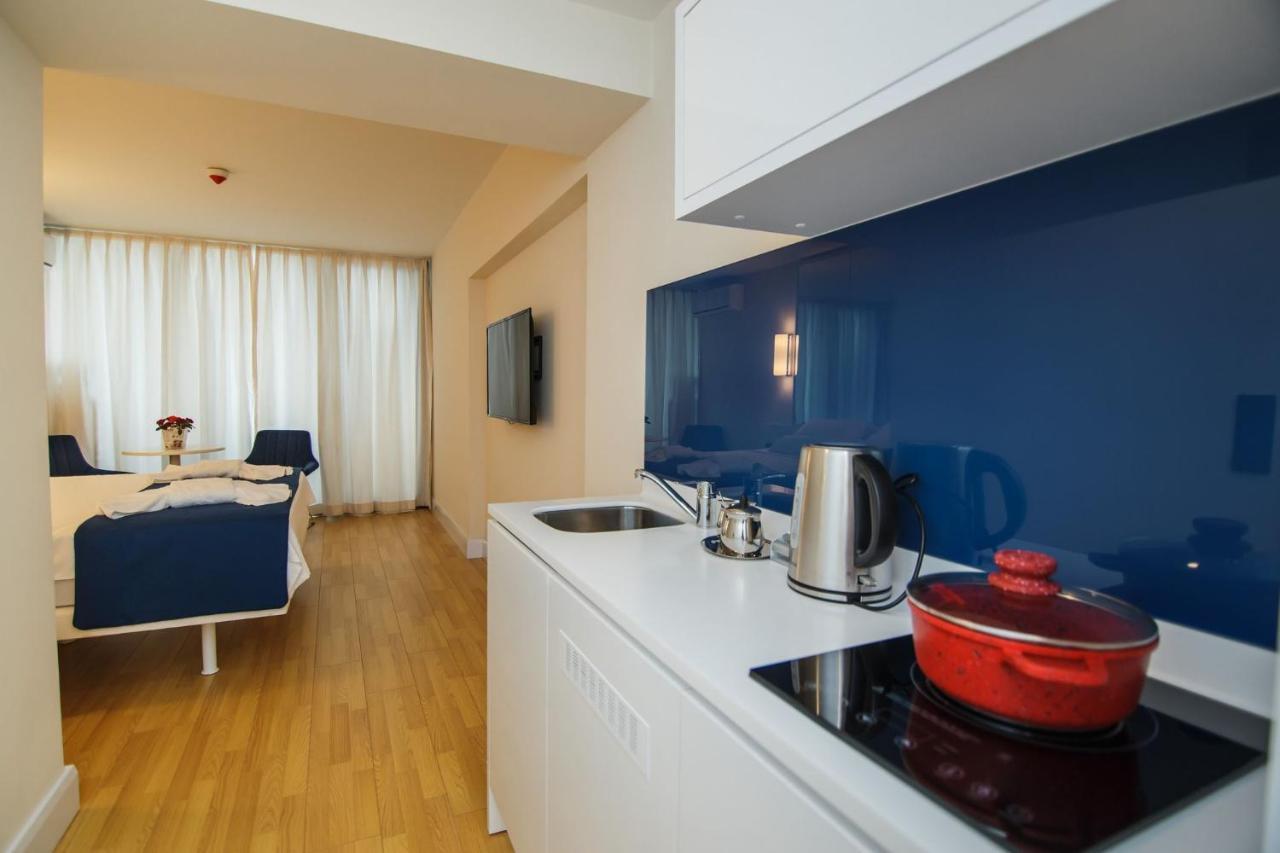 Premium Aparthotel With Sea View Batumi Exteriör bild